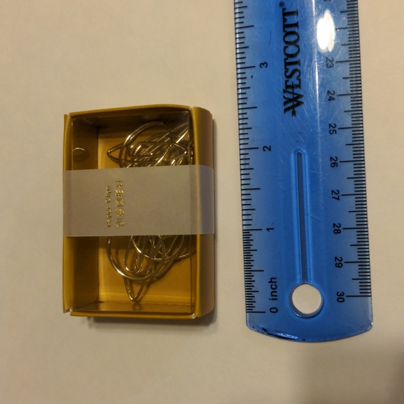 Space theme stationery set: sticky notes, stickers, paperclips - Picture 13 of 16